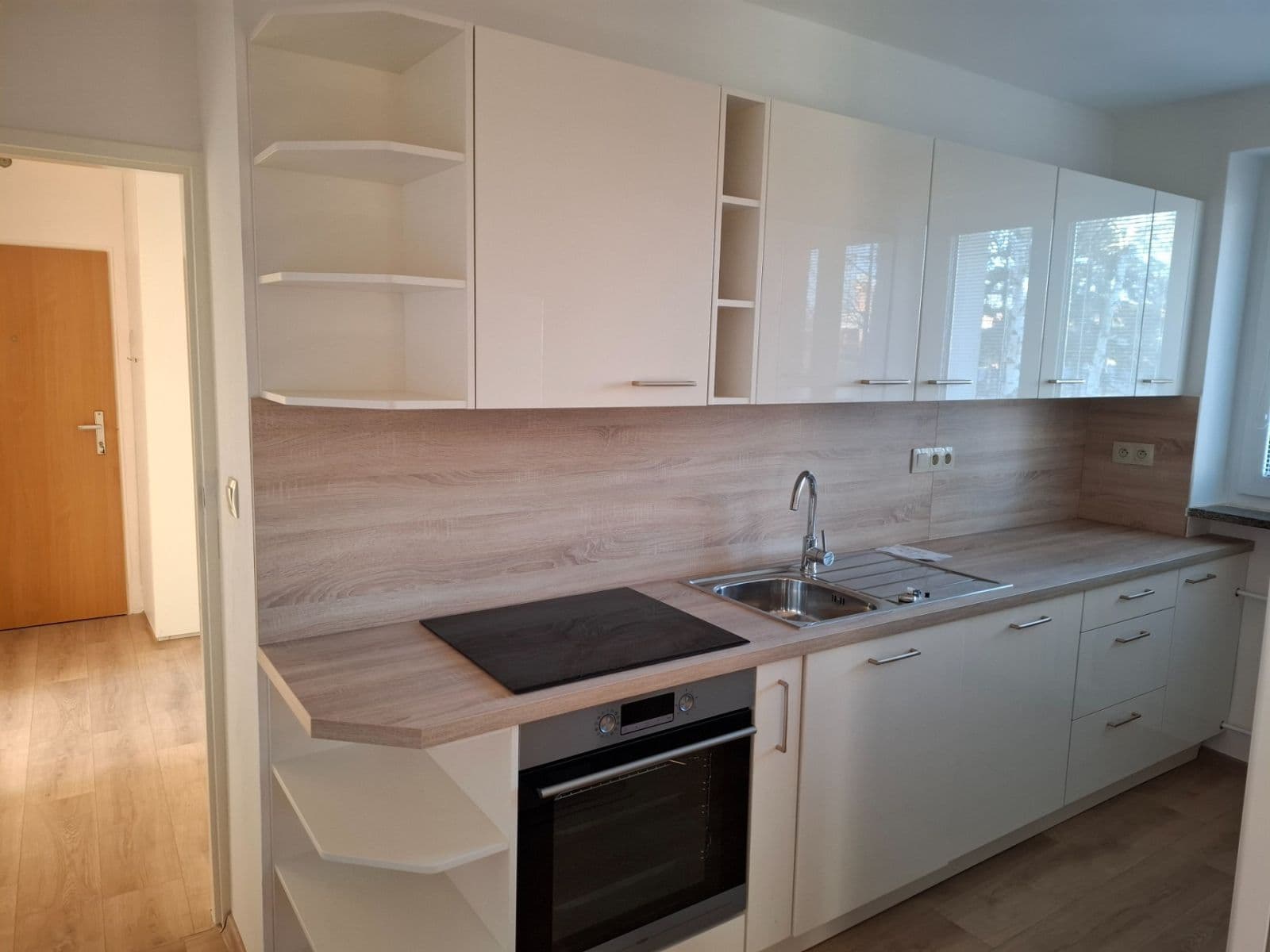 Prenájom bytu 3-izbový 73 m², Klecany, Středočeský kraj Prenájom bytu 3-izbový 73 m², Klecany, Středočeský kraj