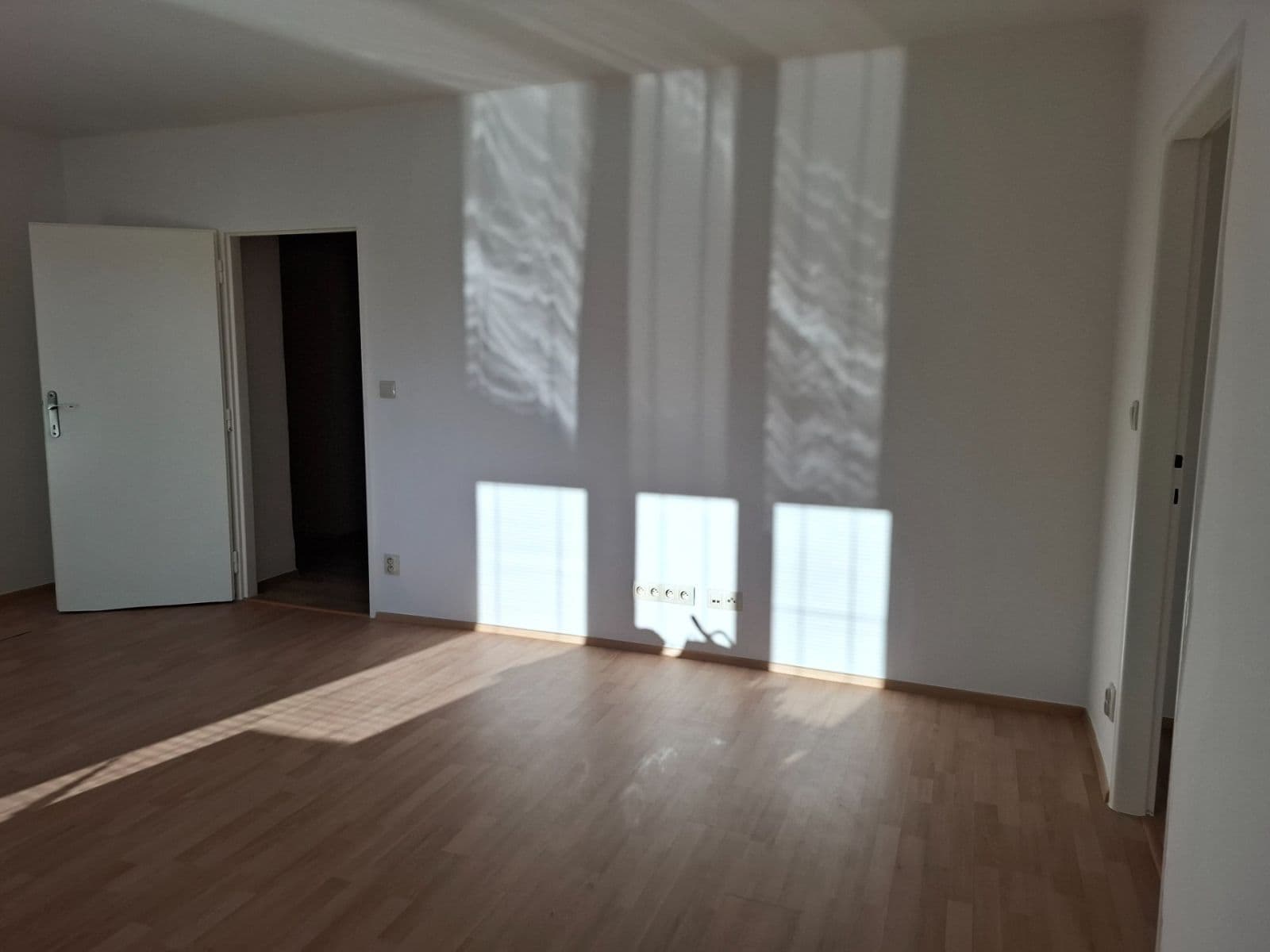 Prenájom bytu 3-izbový 73 m², Klecany, Středočeský kraj Prenájom bytu 3-izbový 73 m², Klecany, Středočeský kraj