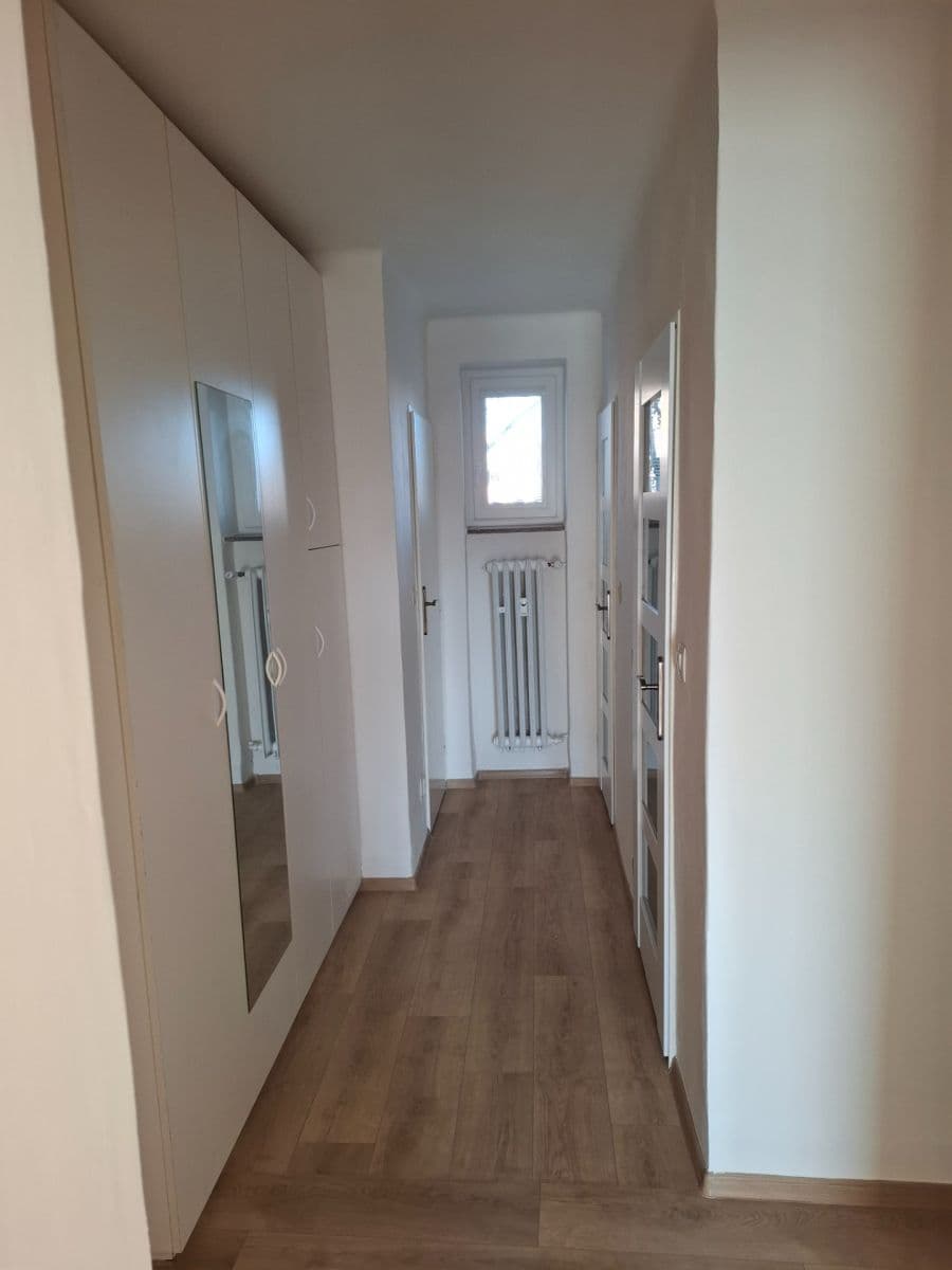 Prenájom bytu 3-izbový 73 m², Klecany, Středočeský kraj Prenájom bytu 3-izbový 73 m², Klecany, Středočeský kraj