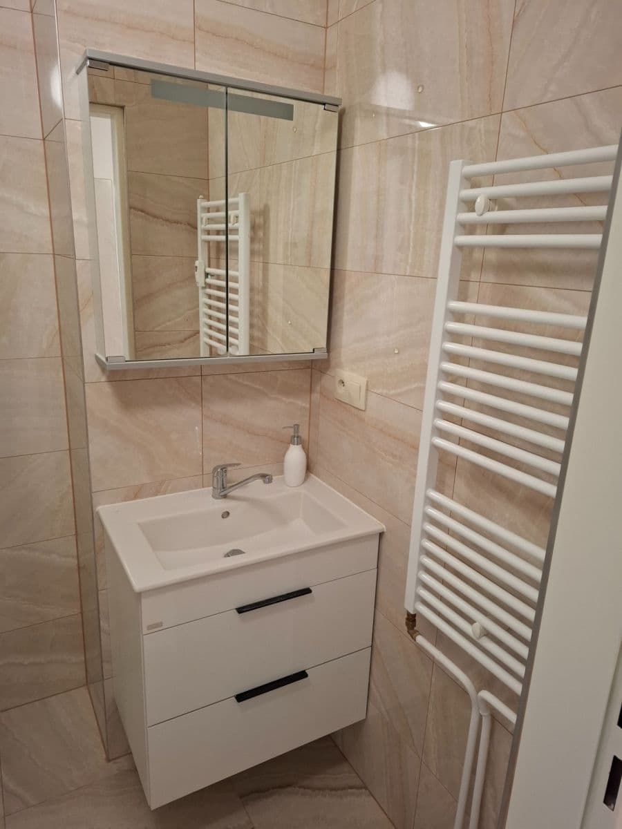 Prenájom bytu 3-izbový 73 m², Klecany, Středočeský kraj Prenájom bytu 3-izbový 73 m², Klecany, Středočeský kraj