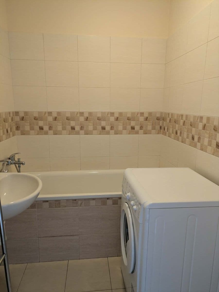 Prenájom bytu 2-izbový 55 m², Skelná, Jablonec nad Nisou, Liberecký kraj Prenájom bytu 2-izbový 55 m², Skelná, Jablonec nad Nisou, Liberecký kraj