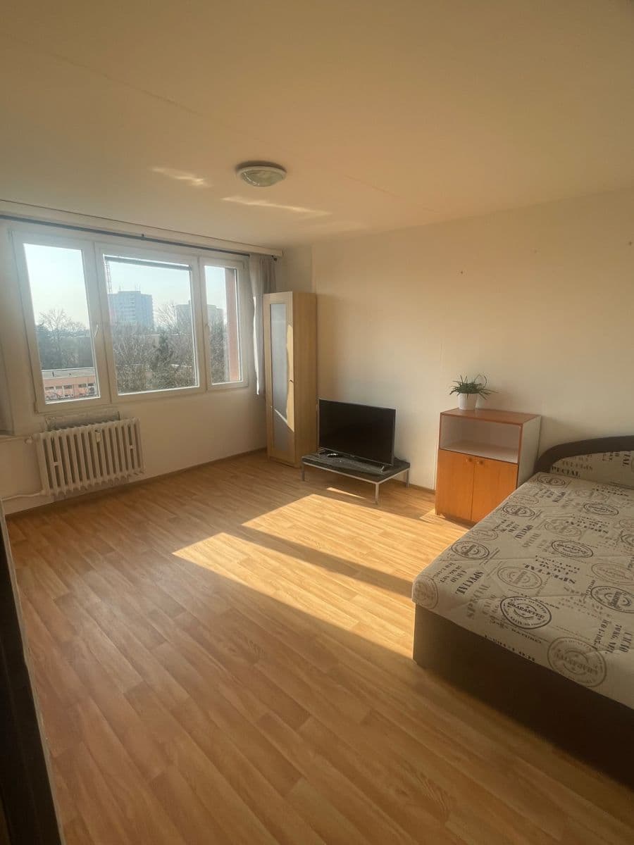 Prenájom bytu 1-izbový 27 m², Novodvorská, Praha, Praha Prenájom bytu 1-izbový 27 m², Novodvorská, Praha, Praha