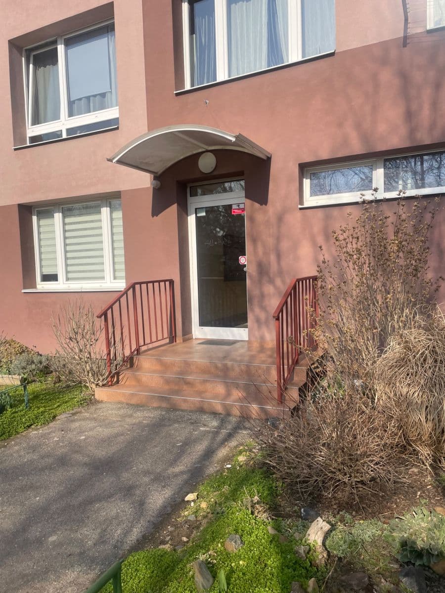 Prenájom bytu 1-izbový 27 m², Novodvorská, Praha, Praha Prenájom bytu 1-izbový 27 m², Novodvorská, Praha, Praha