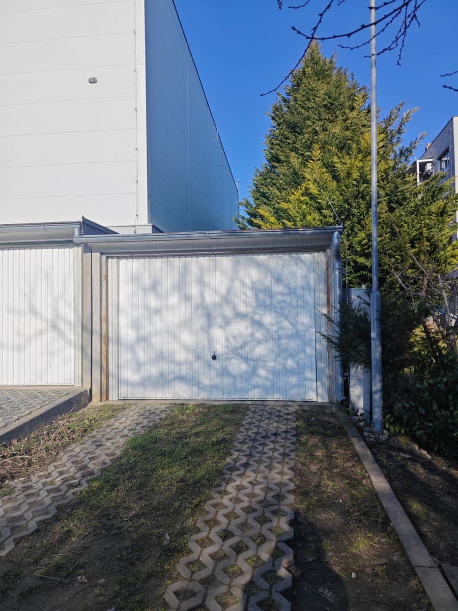 Prenájom garáže 19 m², Okružní, Hustopeče, Jihomoravský kraj Prenájom garáže 19 m², Okružní, Hustopeče, Jihomoravský kraj