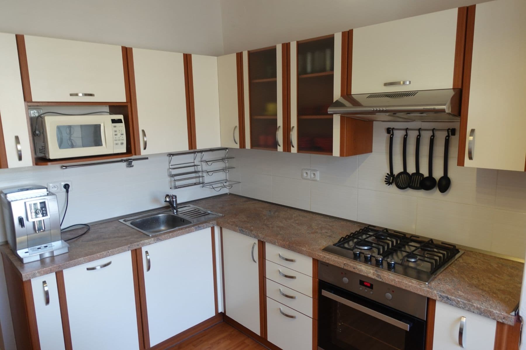 Prenájom bytu 3-izbový 67 m², Churáňovská, Praha, Praha Prenájom bytu 3-izbový 67 m², Churáňovská, Praha, Praha