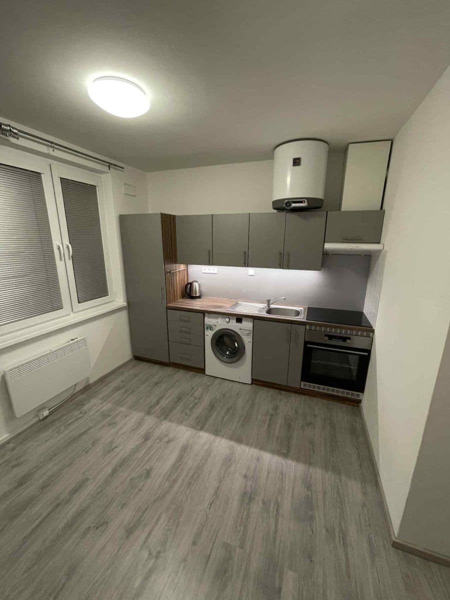 Prenájom bytu 1-izbový 33 m², Nádražní, Hrušovany nad Jevišovkou, Jihomoravský kraj Prenájom bytu 1-izbový 33 m², Nádražní, Hrušovany nad Jevišovkou, Jihomoravský kraj