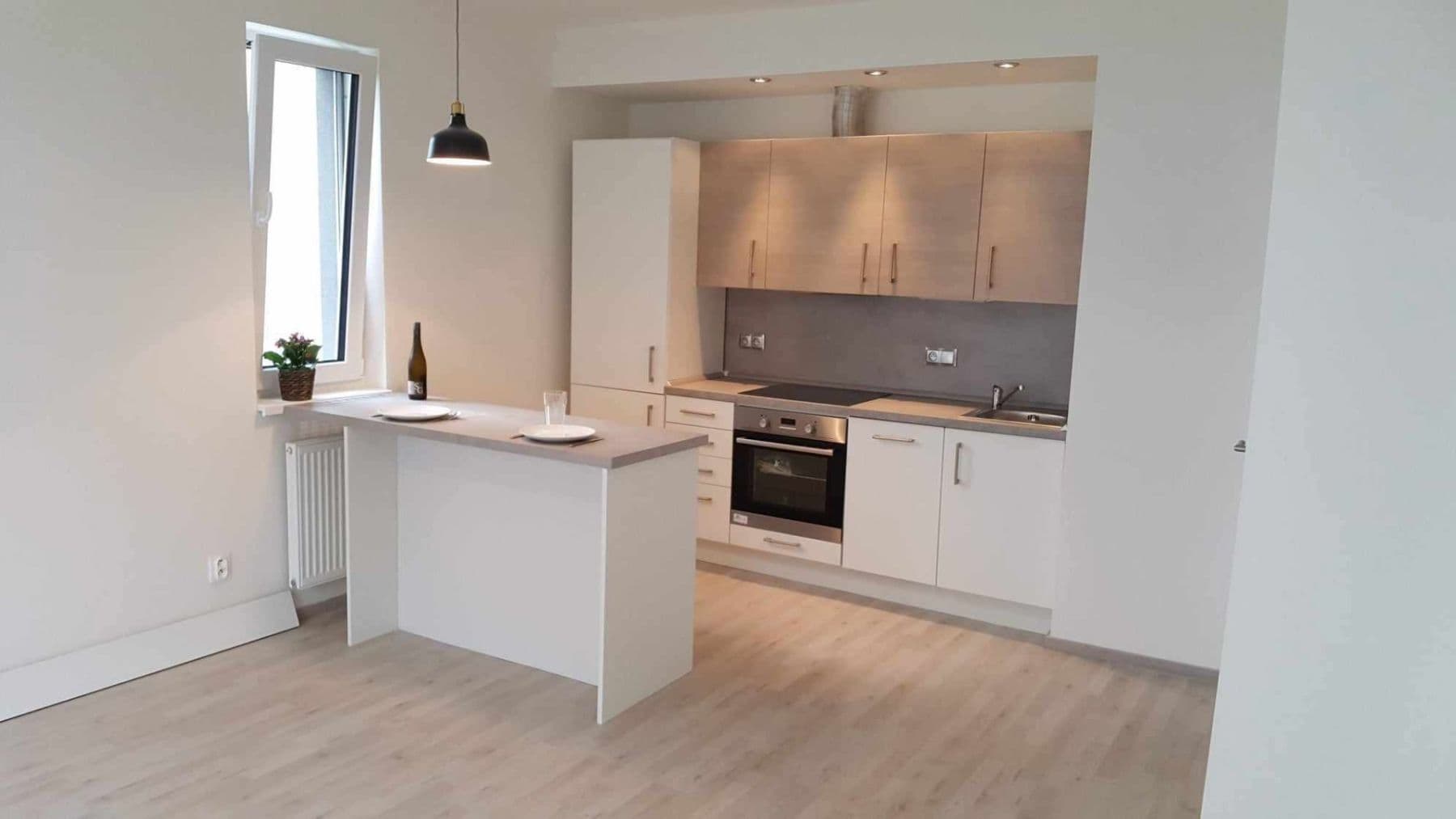 Prenájom bytu 2-izbový 50 m², Strnadových, Praha, Praha Prenájom bytu 2-izbový 50 m², Strnadových, Praha, Praha