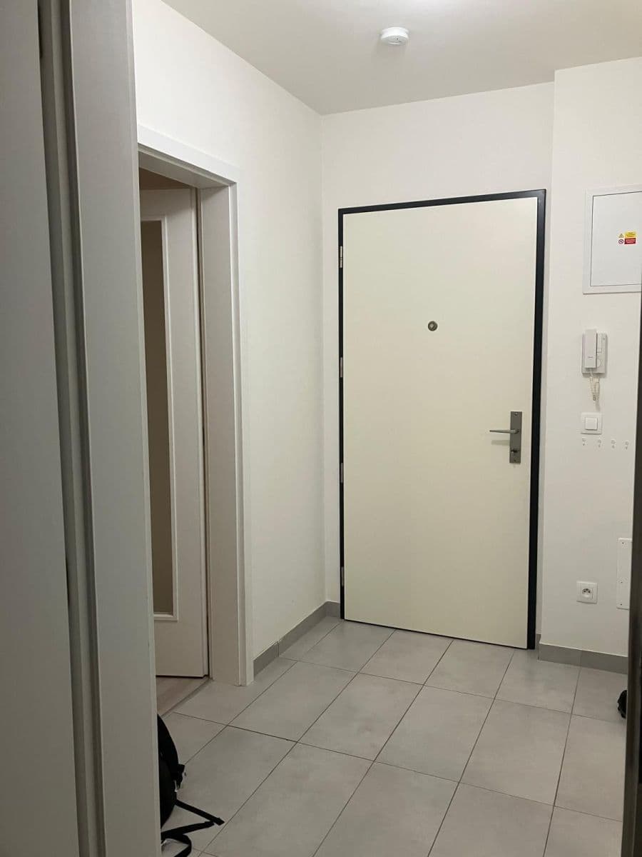 Prenájom bytu 2-izbový 50 m², Strnadových, Praha, Praha Prenájom bytu 2-izbový 50 m², Strnadových, Praha, Praha