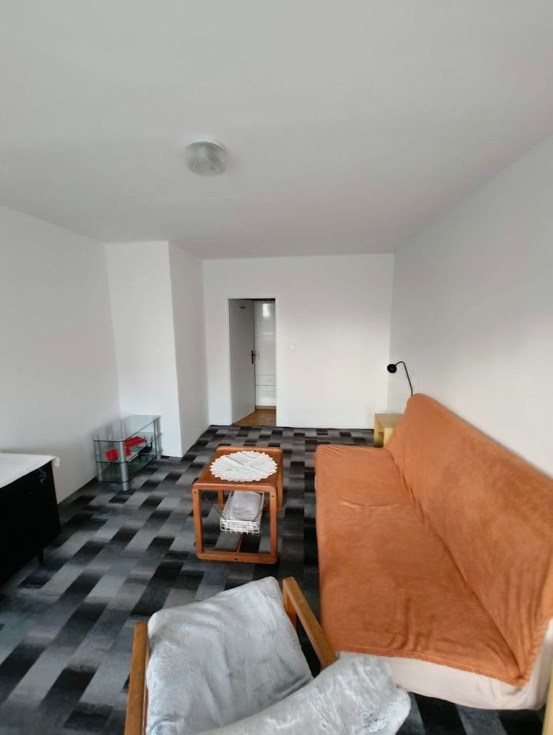 Prenájom bytu 1-izbový 37 m², Bellušova, Praha, Praha Prenájom bytu 1-izbový 37 m², Bellušova, Praha, Praha