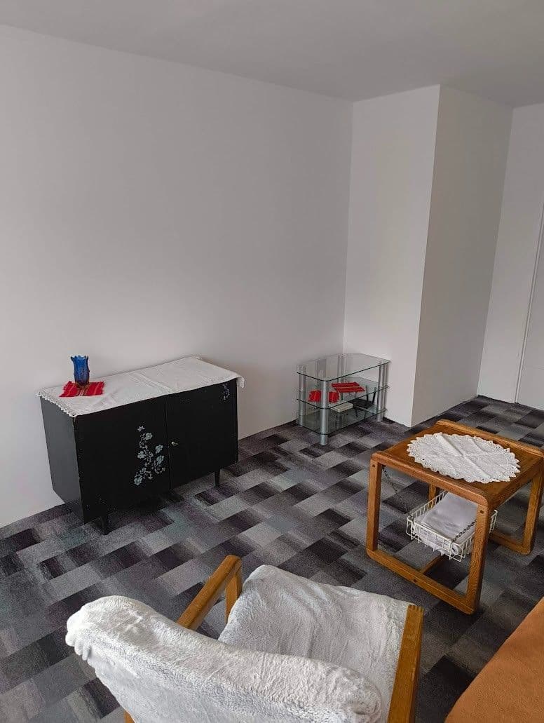 Prenájom bytu 1-izbový 37 m², Bellušova, Praha, Praha Prenájom bytu 1-izbový 37 m², Bellušova, Praha, Praha