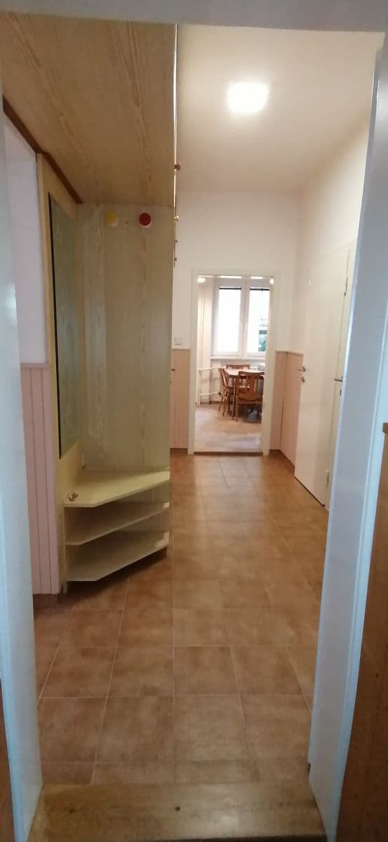 Prenájom bytu 3-izbový 100 m², Sadová, Třebíč, Kraj Vysočina Prenájom bytu 3-izbový 100 m², Sadová, Třebíč, Kraj Vysočina