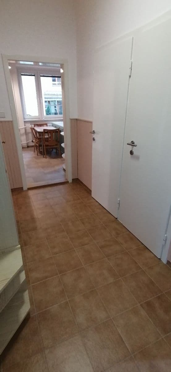 Prenájom bytu 3-izbový 100 m², Sadová, Třebíč, Kraj Vysočina Prenájom bytu 3-izbový 100 m², Sadová, Třebíč, Kraj Vysočina