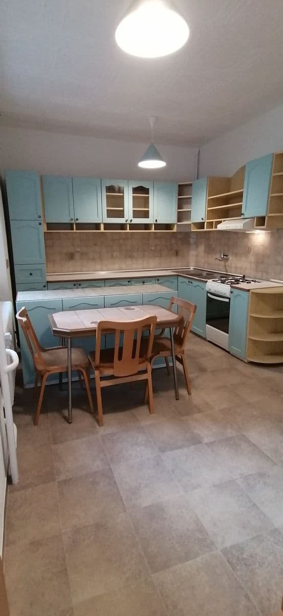 Prenájom bytu 3-izbový 100 m², Sadová, Třebíč, Kraj Vysočina Prenájom bytu 3-izbový 100 m², Sadová, Třebíč, Kraj Vysočina