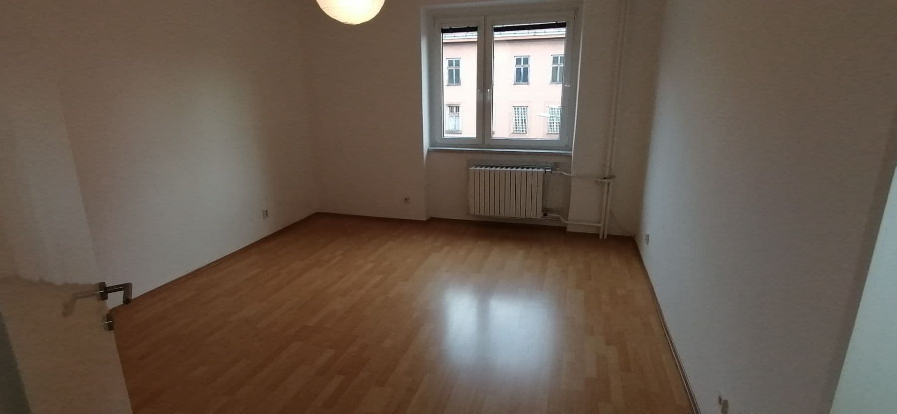 Prenájom bytu 3-izbový 100 m², Sadová, Třebíč, Kraj Vysočina Prenájom bytu 3-izbový 100 m², Sadová, Třebíč, Kraj Vysočina