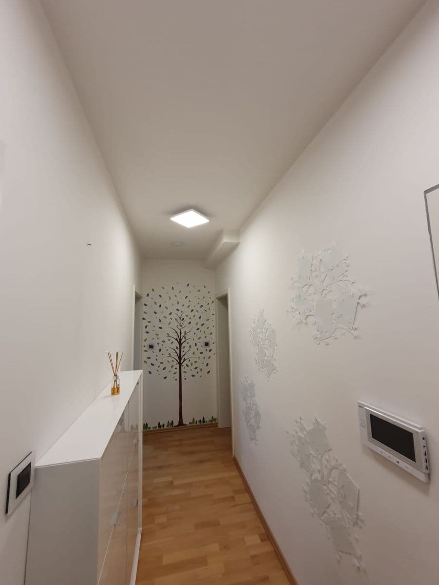 Prenájom bytu 2-izbový 41 m², Na Rovnosti, Praha, Praha Prenájom bytu 2-izbový 41 m², Na Rovnosti, Praha, Praha