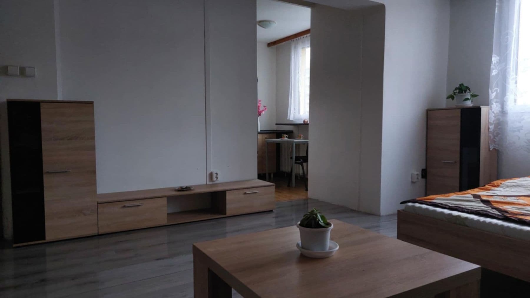 Prenájom bytu 1-izbový 38 m², náměstí Republiky, Mladá Boleslav, Středočeský kraj Prenájom bytu 1-izbový 38 m², náměstí Republiky, Mladá Boleslav, Středočeský kraj