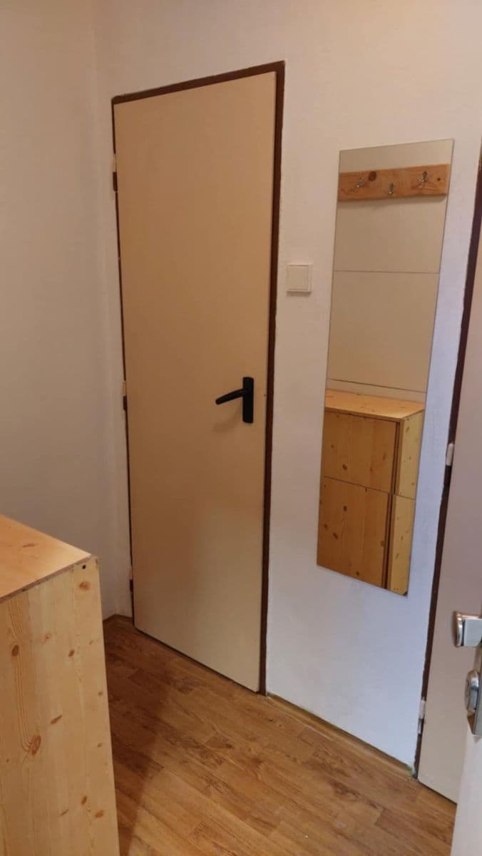 Prenájom bytu 1-izbový 38 m², náměstí Republiky, Mladá Boleslav, Středočeský kraj Prenájom bytu 1-izbový 38 m², náměstí Republiky, Mladá Boleslav, Středočeský kraj