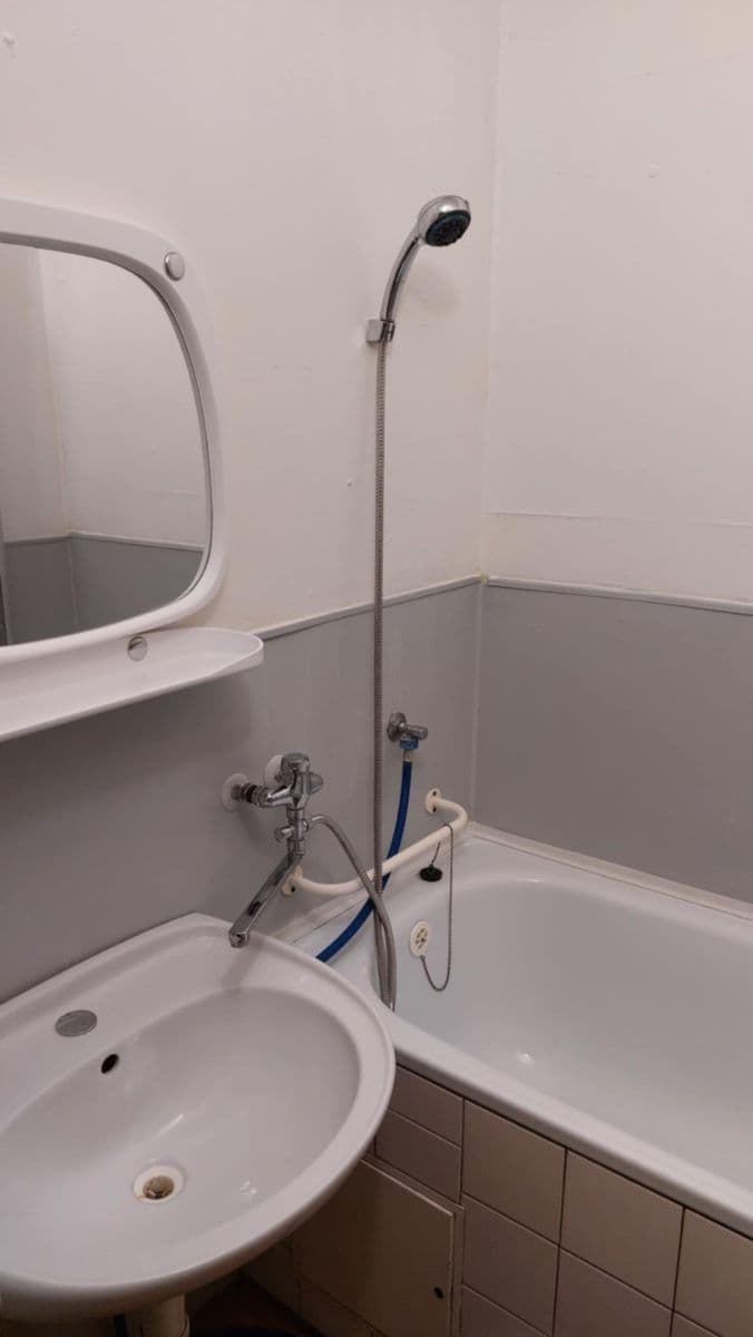 Prenájom bytu 1-izbový 38 m², náměstí Republiky, Mladá Boleslav, Středočeský kraj Prenájom bytu 1-izbový 38 m², náměstí Republiky, Mladá Boleslav, Středočeský kraj