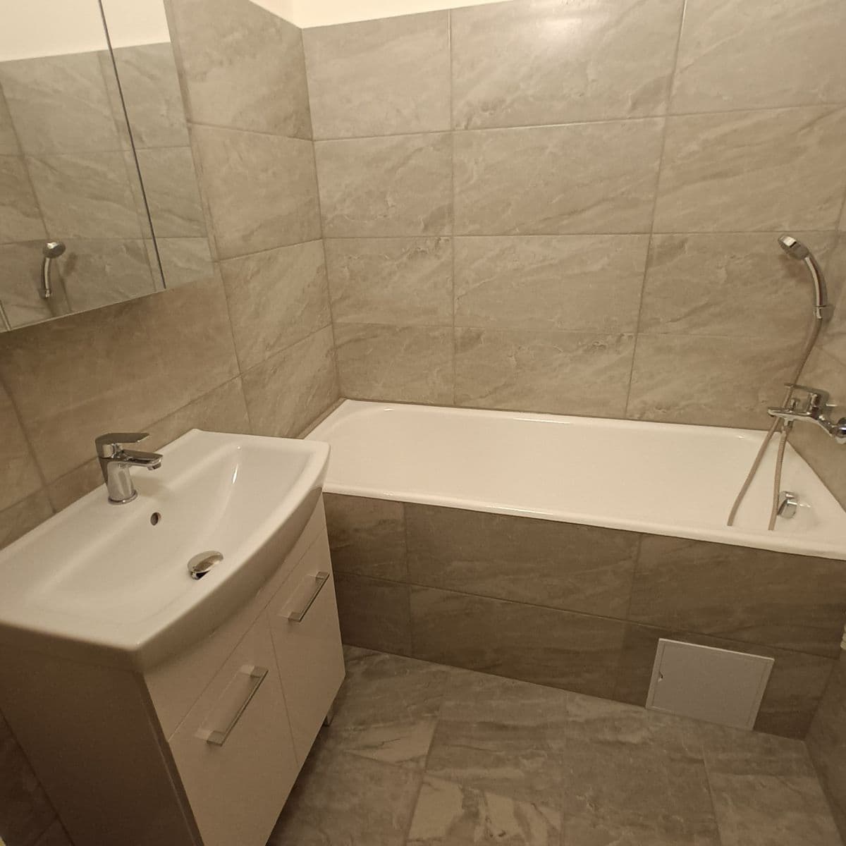 Prenájom bytu 3-izbový 104 m², Fričova, Dobříš, Středočeský kraj Prenájom bytu 3-izbový 104 m², Fričova, Dobříš, Středočeský kraj