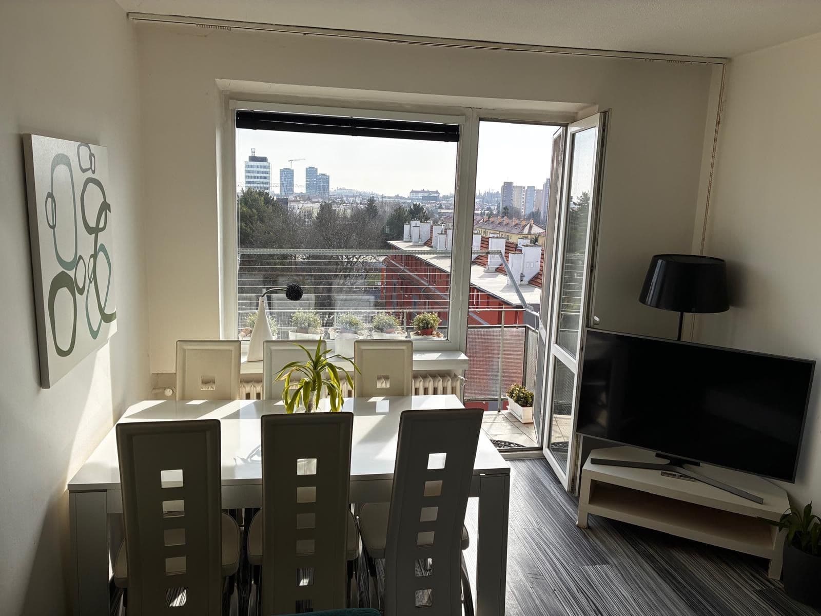 Prenájom bytu 3-izbový 75 m², Svatopluka Čecha, Brno, Jihomoravský kraj Prenájom bytu 3-izbový 75 m², Svatopluka Čecha, Brno, Jihomoravský kraj