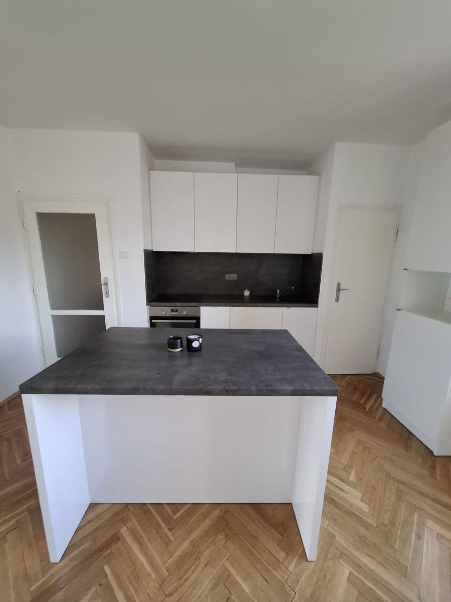 Prenájom bytu 2-izbový 42 m², Obilní trh, Brno, Jihomoravský kraj Prenájom bytu 2-izbový 42 m², Obilní trh, Brno, Jihomoravský kraj