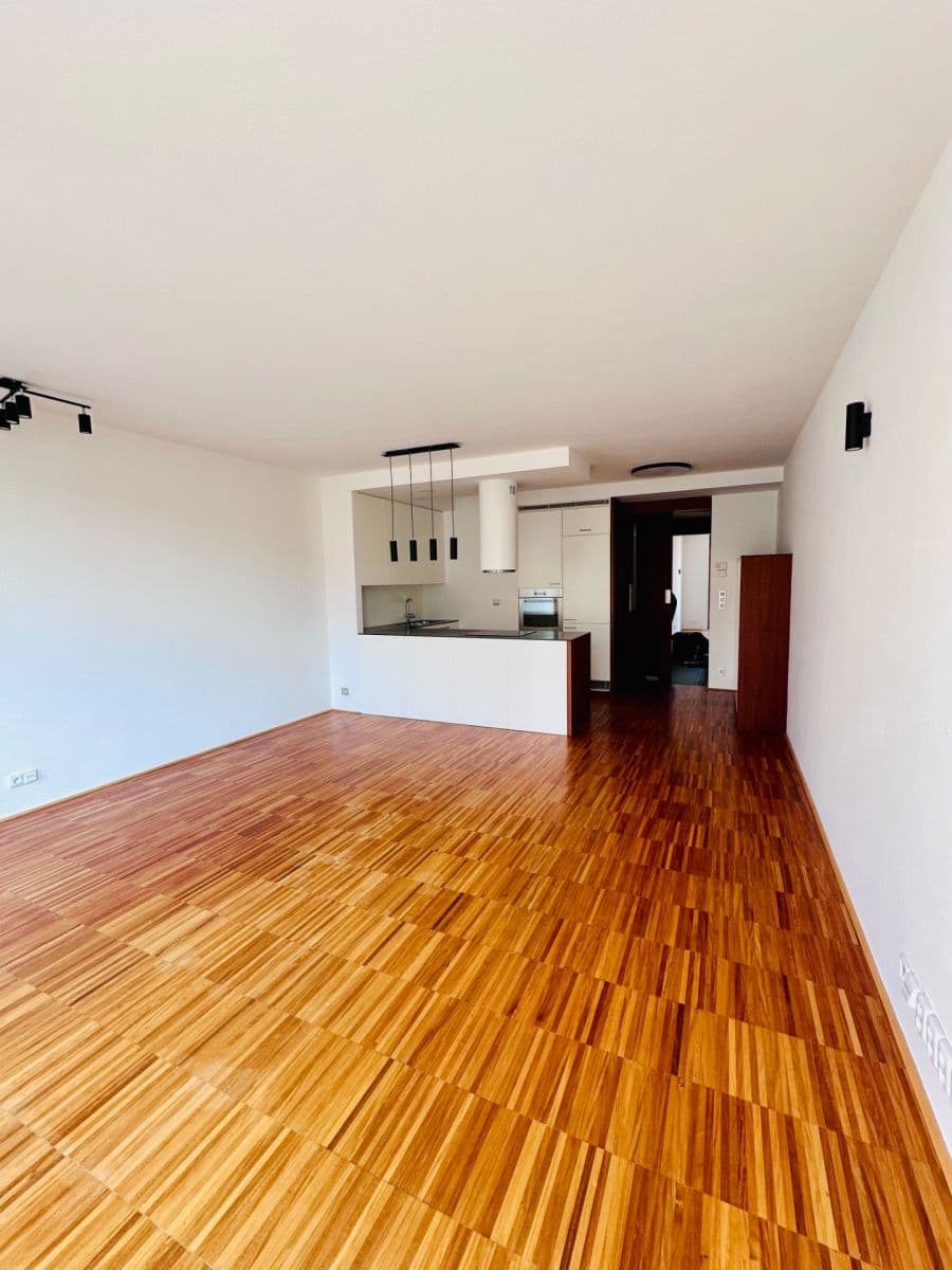 Prenájom bytu 3-izbový 77 m², Pod Hliništěm, Praha, Praha Prenájom bytu 3-izbový 77 m², Pod Hliništěm, Praha, Praha