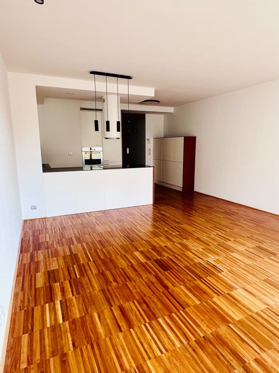 Prenájom bytu 3-izbový 77 m², Pod Hliništěm, Praha, Praha Prenájom bytu 3-izbový 77 m², Pod Hliništěm, Praha, Praha