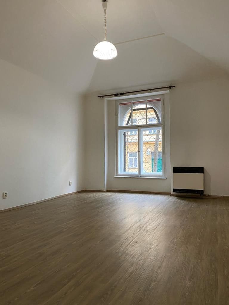 Prenájom bytu 1-izbový 35 m², Velehradská, Praha, Praha Prenájom bytu 1-izbový 35 m², Velehradská, Praha, Praha