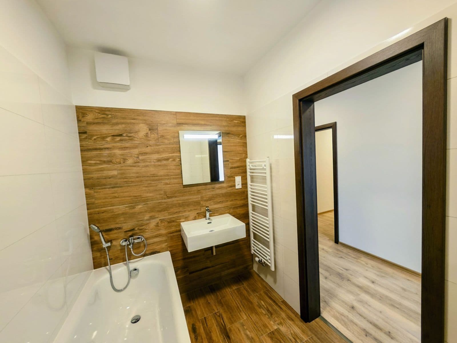 Prenájom bytu 2-izbový 56 m², Topolová, Olomouc, Olomoucký kraj Prenájom bytu 2-izbový 56 m², Topolová, Olomouc, Olomoucký kraj