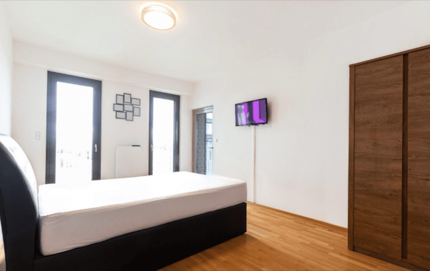 Prenájom bytu 2-izbový 70 m², Olšanská, Praha, Praha Prenájom bytu 2-izbový 70 m², Olšanská, Praha, Praha