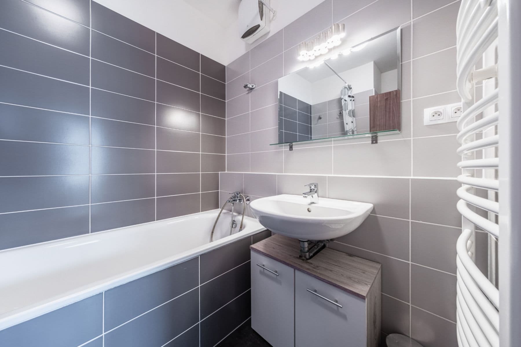 Predaj bytu 3-izbový 70 m², Rižská, Praha, Praha Predaj bytu 3-izbový 70 m², Rižská, Praha, Praha