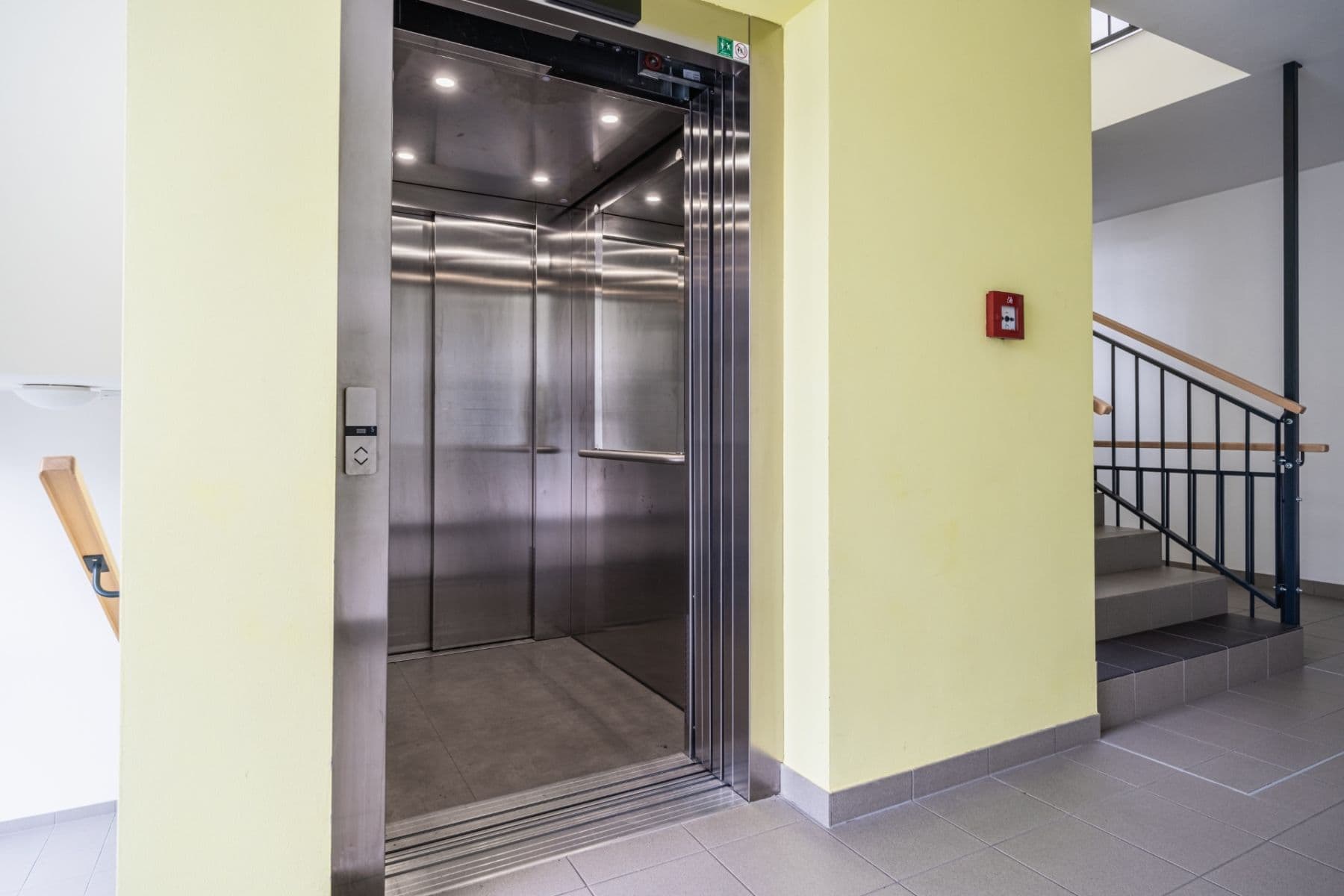 Predaj bytu 3-izbový 70 m², Rižská, Praha, Praha Predaj bytu 3-izbový 70 m², Rižská, Praha, Praha