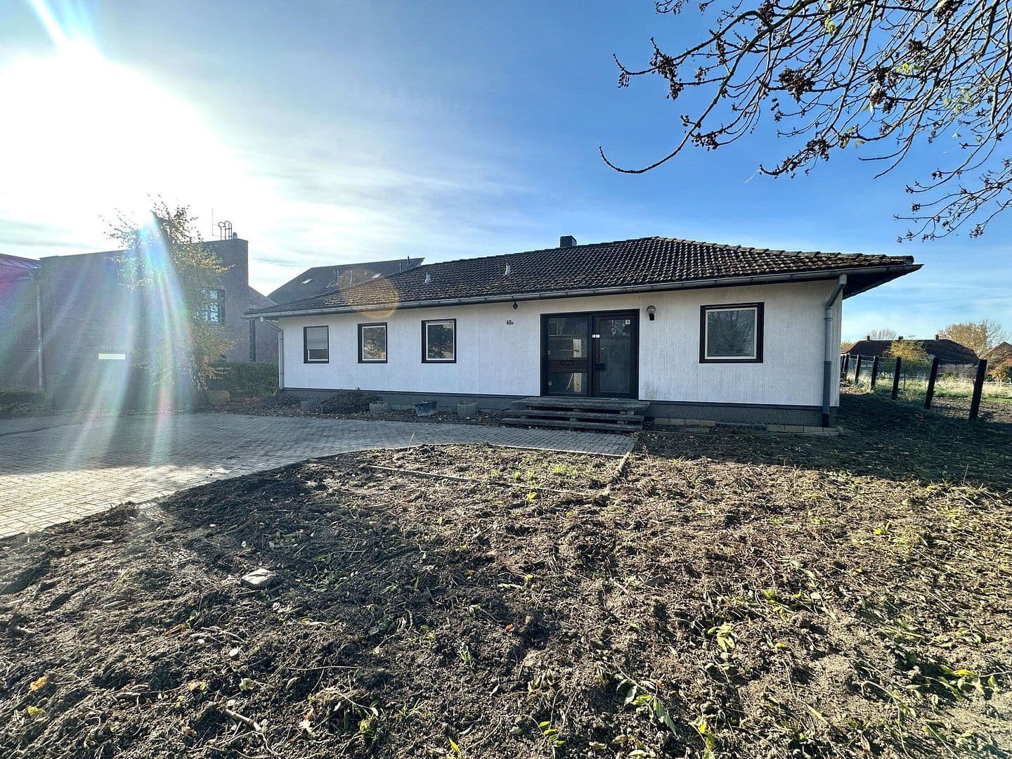 Predaj domu 149 m², pozemek 747 m², Rathausstraße 48a, Giesen, Dolné Sasko Predaj domu 149 m², pozemek 747 m², Rathausstraße 48a, Giesen, Dolné Sasko