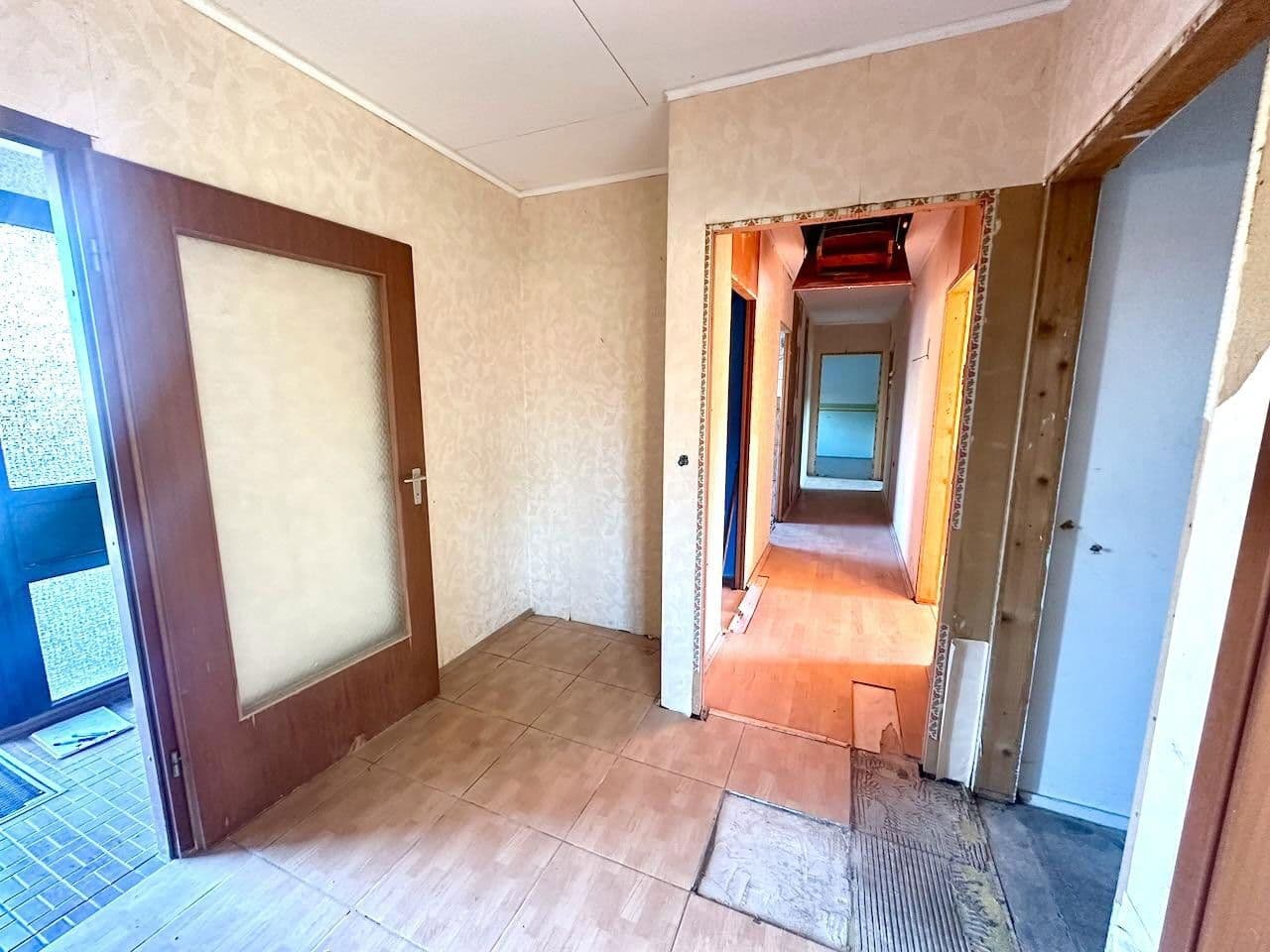 Predaj domu 149 m², pozemek 747 m², Rathausstraße 48a, Giesen, Dolné Sasko Predaj domu 149 m², pozemek 747 m², Rathausstraße 48a, Giesen, Dolné Sasko