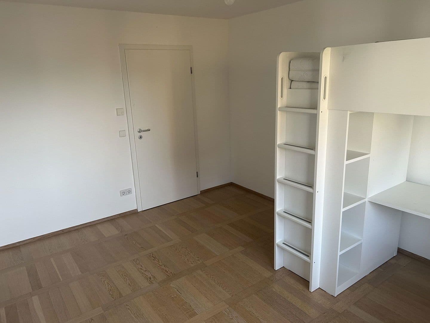 Predaj bytu 4-izbový 120 m², Sindelfingen, Bádensko-Wurttembersko Predaj bytu 4-izbový 120 m², Sindelfingen, Bádensko-Wurttembersko
