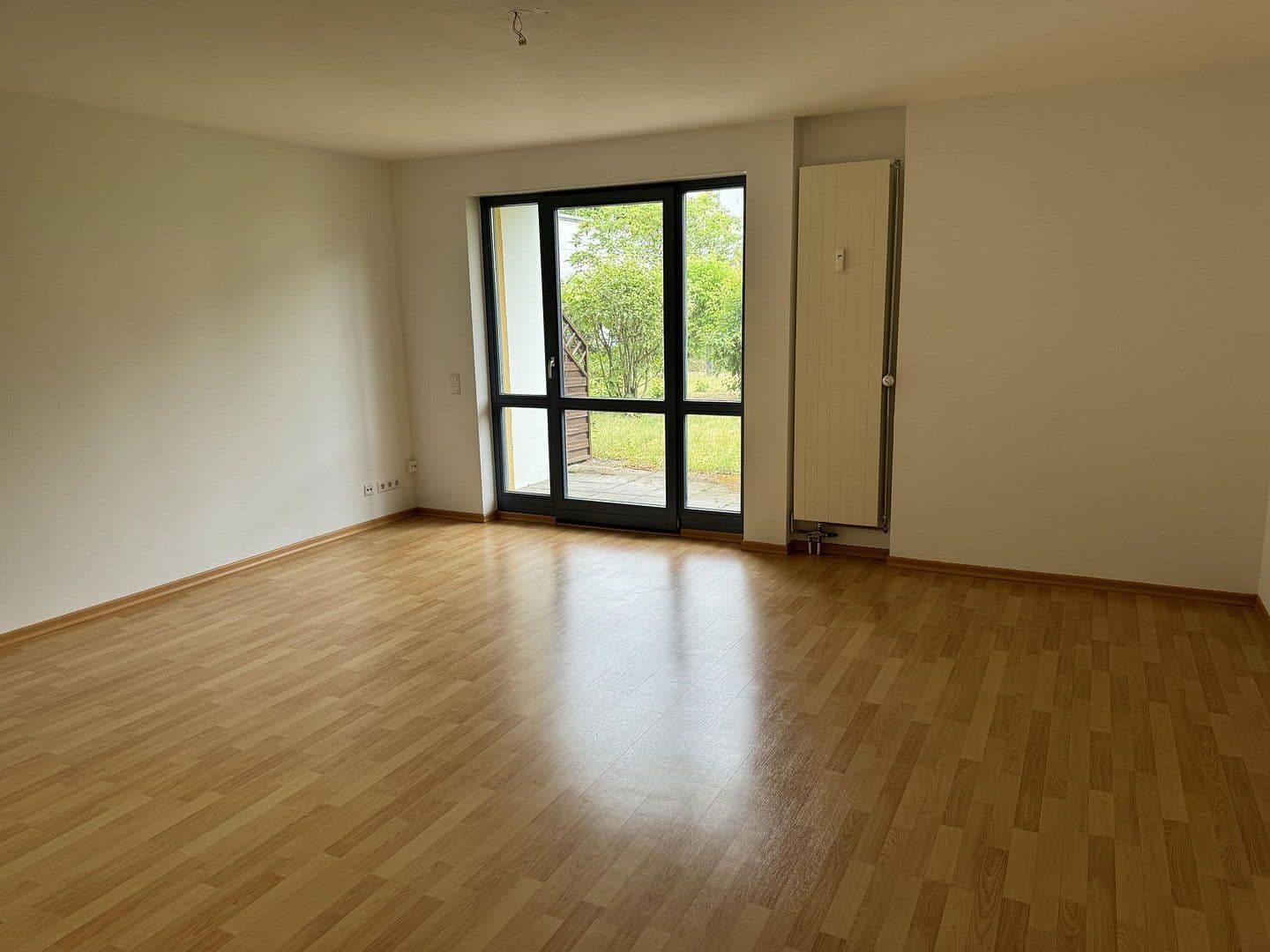 Predaj bytu 1-izbový 40 m², Hennigsdorf, Brandenbursko Predaj bytu 1-izbový 40 m², Hennigsdorf, Brandenbursko