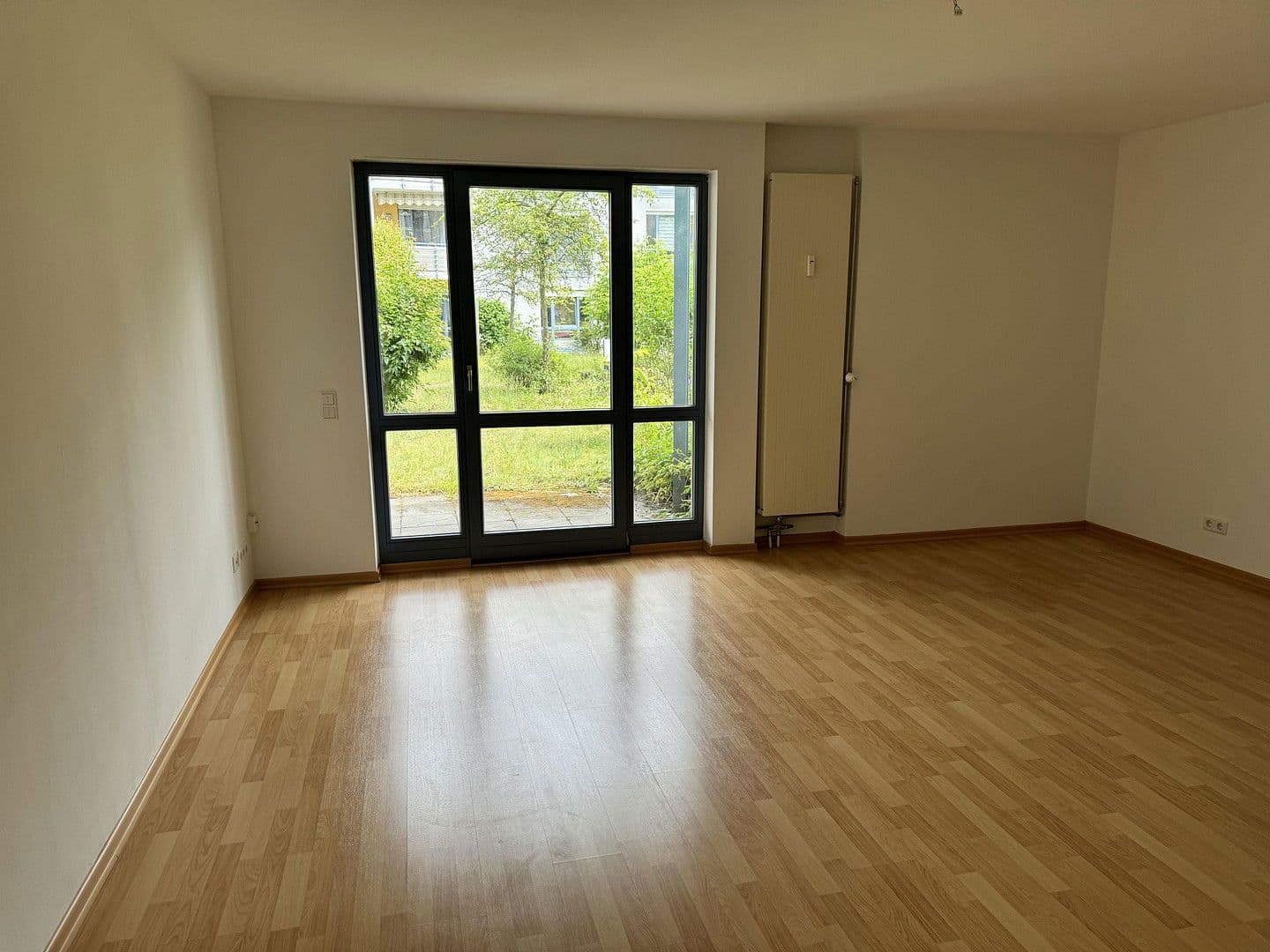 Predaj bytu 1-izbový 40 m², Hennigsdorf, Brandenbursko Predaj bytu 1-izbový 40 m², Hennigsdorf, Brandenbursko