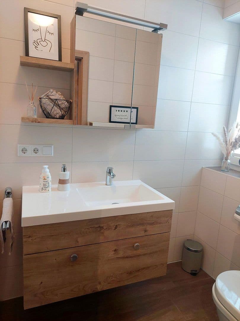 Predaj domu 170 m², pozemek 749 m², Laurentiusstraße 1, Oberlangen, Dolné Sasko Predaj domu 170 m², pozemek 749 m², Laurentiusstraße 1, Oberlangen, Dolné Sasko