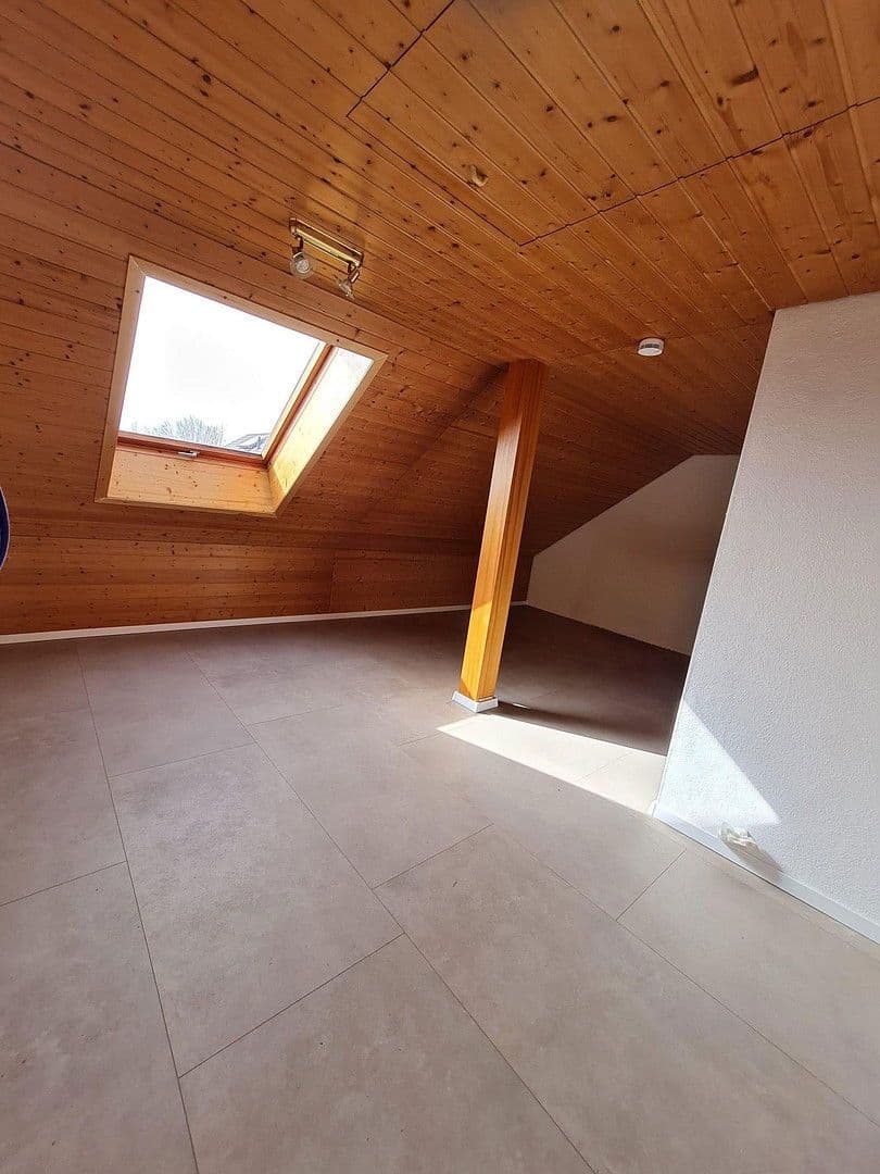 Prenájom domu 125 m², pozemek 523 m², Biberach an der Riß, Bádensko-Wurttembersko Prenájom domu 125 m², pozemek 523 m², Biberach an der Riß, Bádensko-Wurttembersko