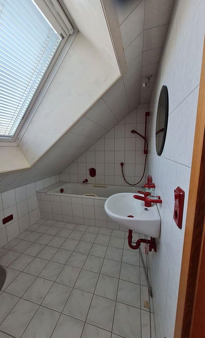 Prenájom domu 125 m², pozemek 523 m², Biberach an der Riß, Bádensko-Wurttembersko Prenájom domu 125 m², pozemek 523 m², Biberach an der Riß, Bádensko-Wurttembersko