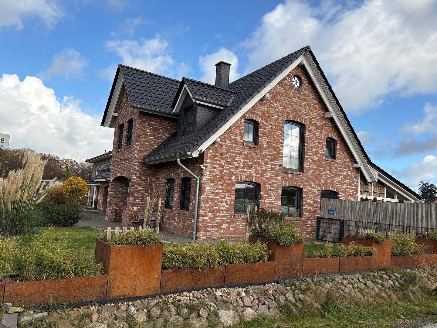 Predaj domu 160 m², pozemek 843 m², Hinter der Schule 7, Gyhum, Dolné Sasko Predaj domu 160 m², pozemek 843 m², Hinter der Schule 7, Gyhum, Dolné Sasko