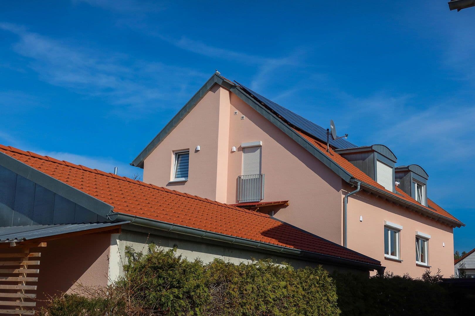 Predaj domu 287 m², pozemek 717 m², Neumarkt in der Oberpfalz, Bavorsko Predaj domu 287 m², pozemek 717 m², Neumarkt in der Oberpfalz, Bavorsko