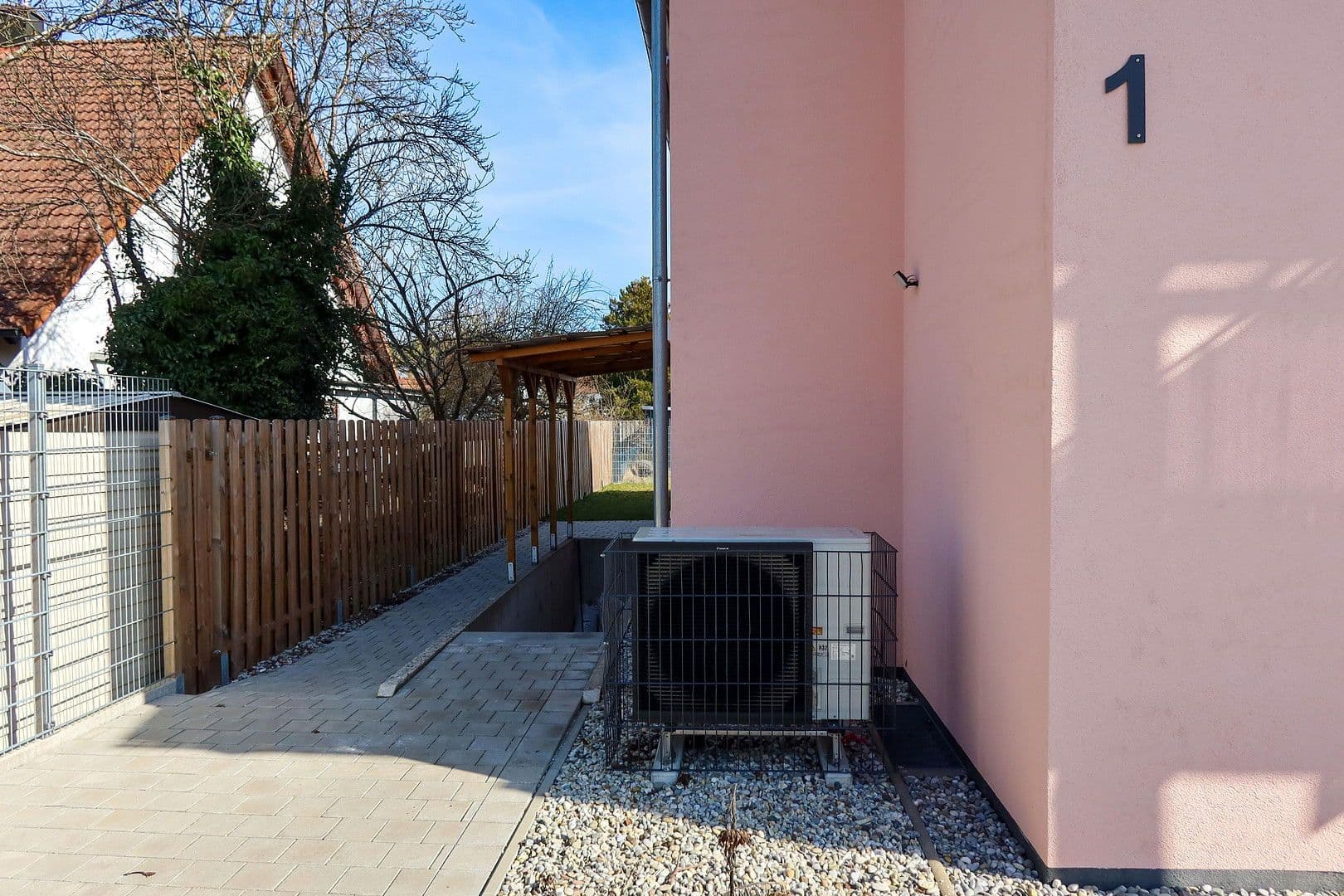 Predaj domu 287 m², pozemek 717 m², Neumarkt in der Oberpfalz, Bavorsko Predaj domu 287 m², pozemek 717 m², Neumarkt in der Oberpfalz, Bavorsko