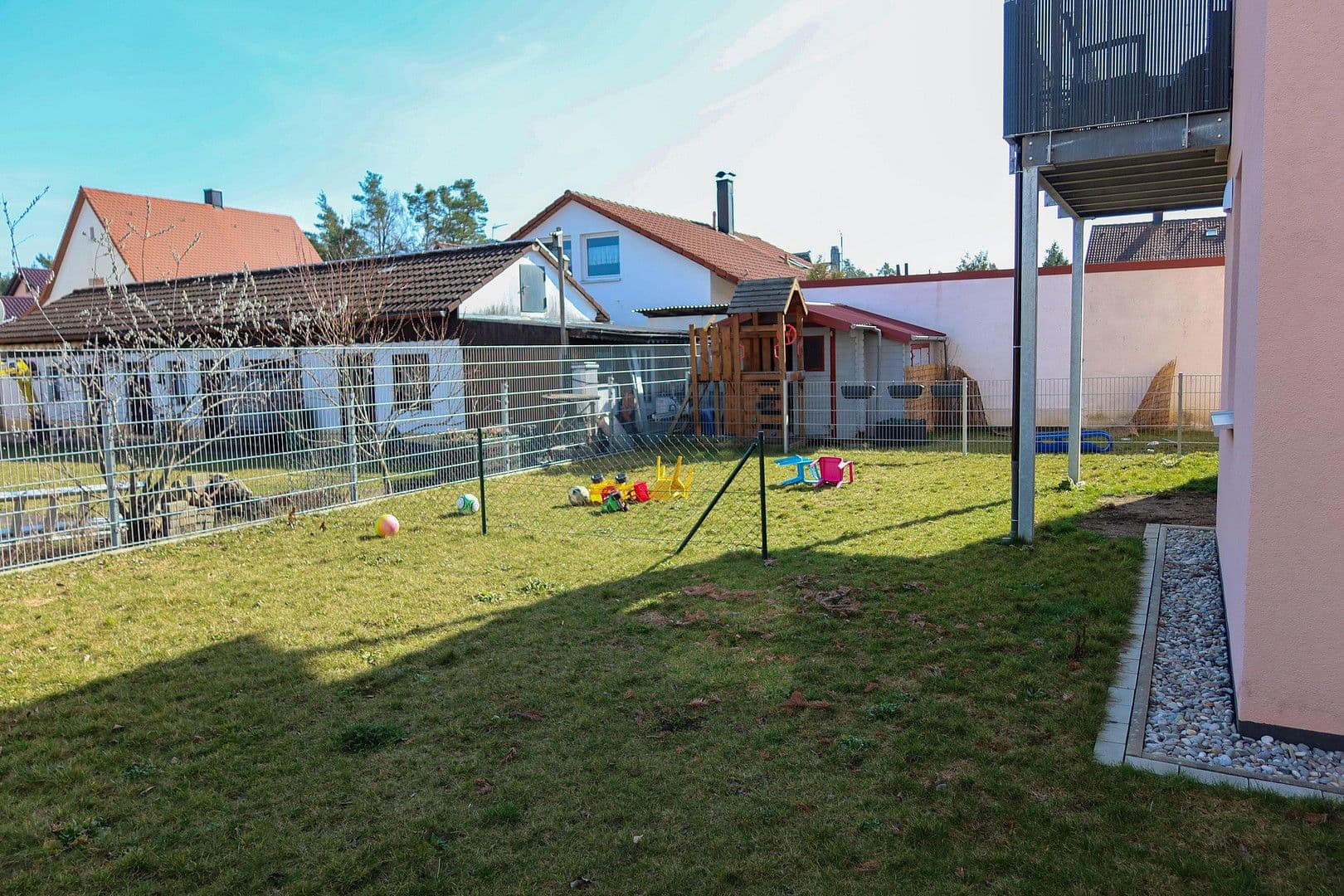 Predaj domu 287 m², pozemek 717 m², Neumarkt in der Oberpfalz, Bavorsko Predaj domu 287 m², pozemek 717 m², Neumarkt in der Oberpfalz, Bavorsko