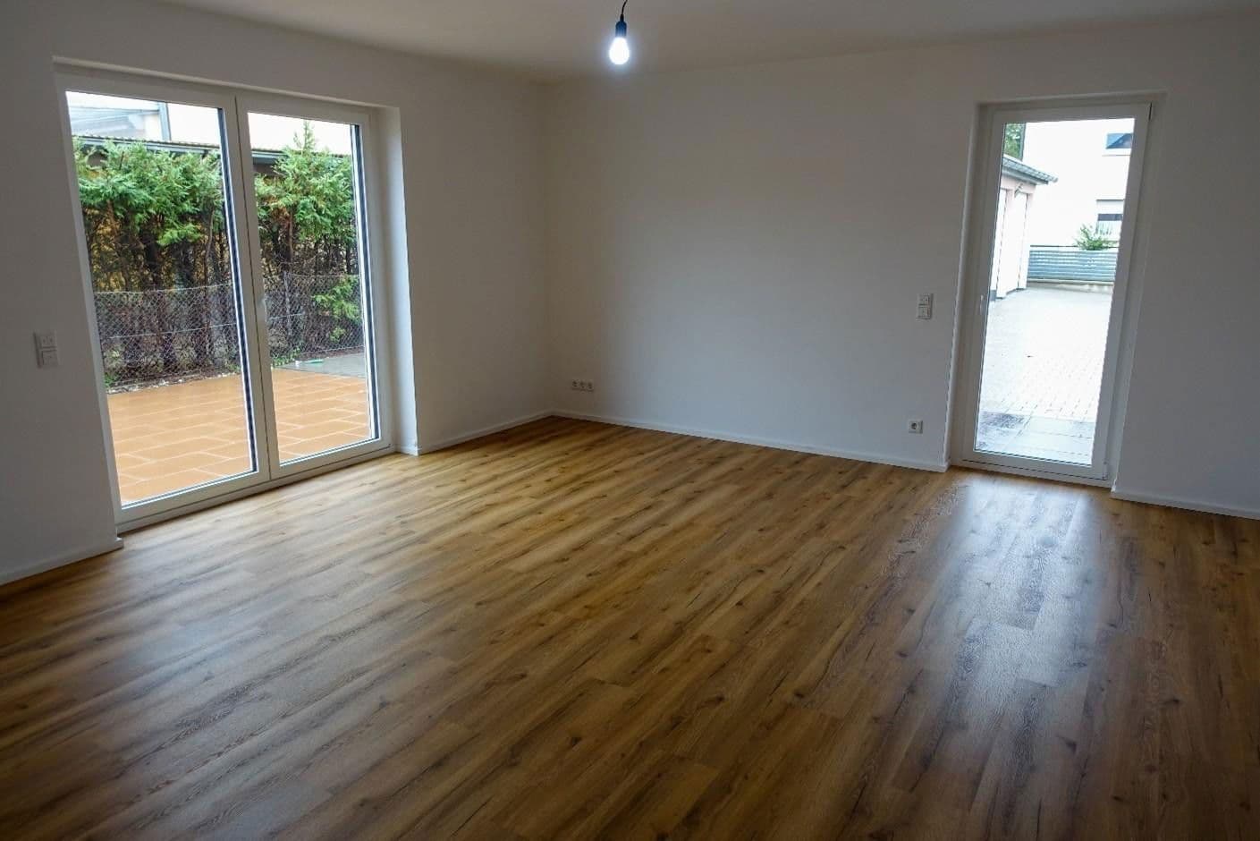 Predaj domu 287 m², pozemek 717 m², Neumarkt in der Oberpfalz, Bavorsko Predaj domu 287 m², pozemek 717 m², Neumarkt in der Oberpfalz, Bavorsko