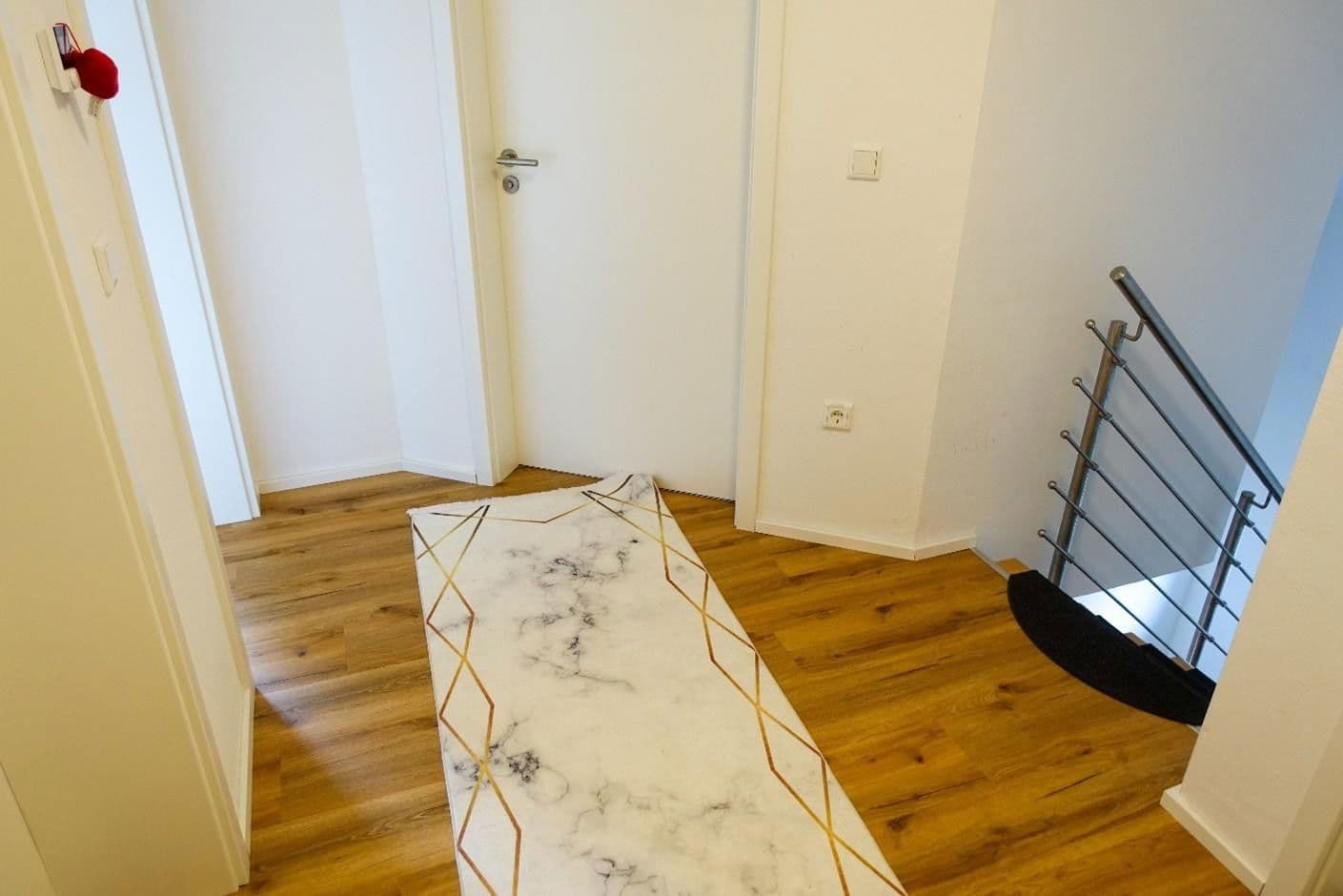 Predaj domu 287 m², pozemek 717 m², Neumarkt in der Oberpfalz, Bavorsko Predaj domu 287 m², pozemek 717 m², Neumarkt in der Oberpfalz, Bavorsko