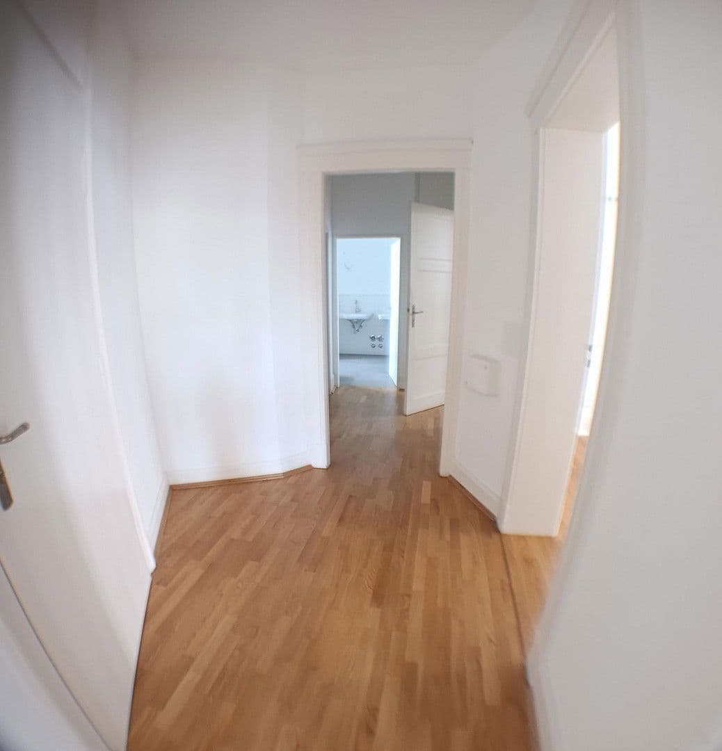 Prenájom bytu 2-izbový 81 m², Frankfurt am Main, Hesensko Prenájom bytu 2-izbový 81 m², Frankfurt am Main, Hesensko