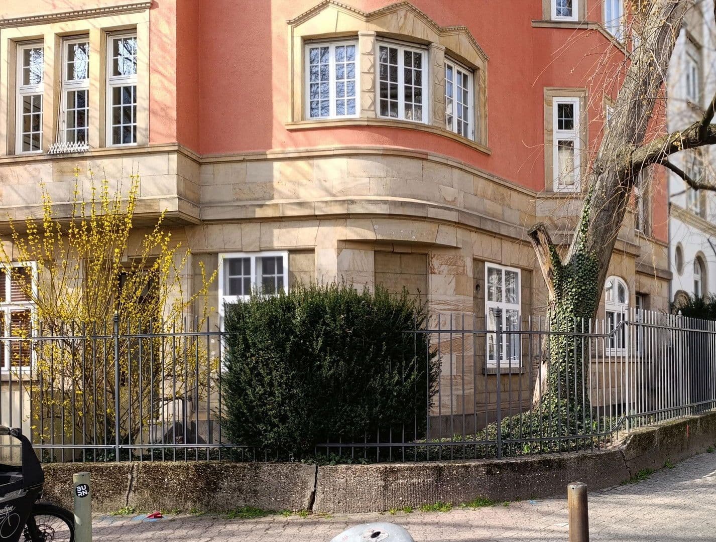 Prenájom bytu 2-izbový 81 m², Frankfurt am Main, Hesensko Prenájom bytu 2-izbový 81 m², Frankfurt am Main, Hesensko