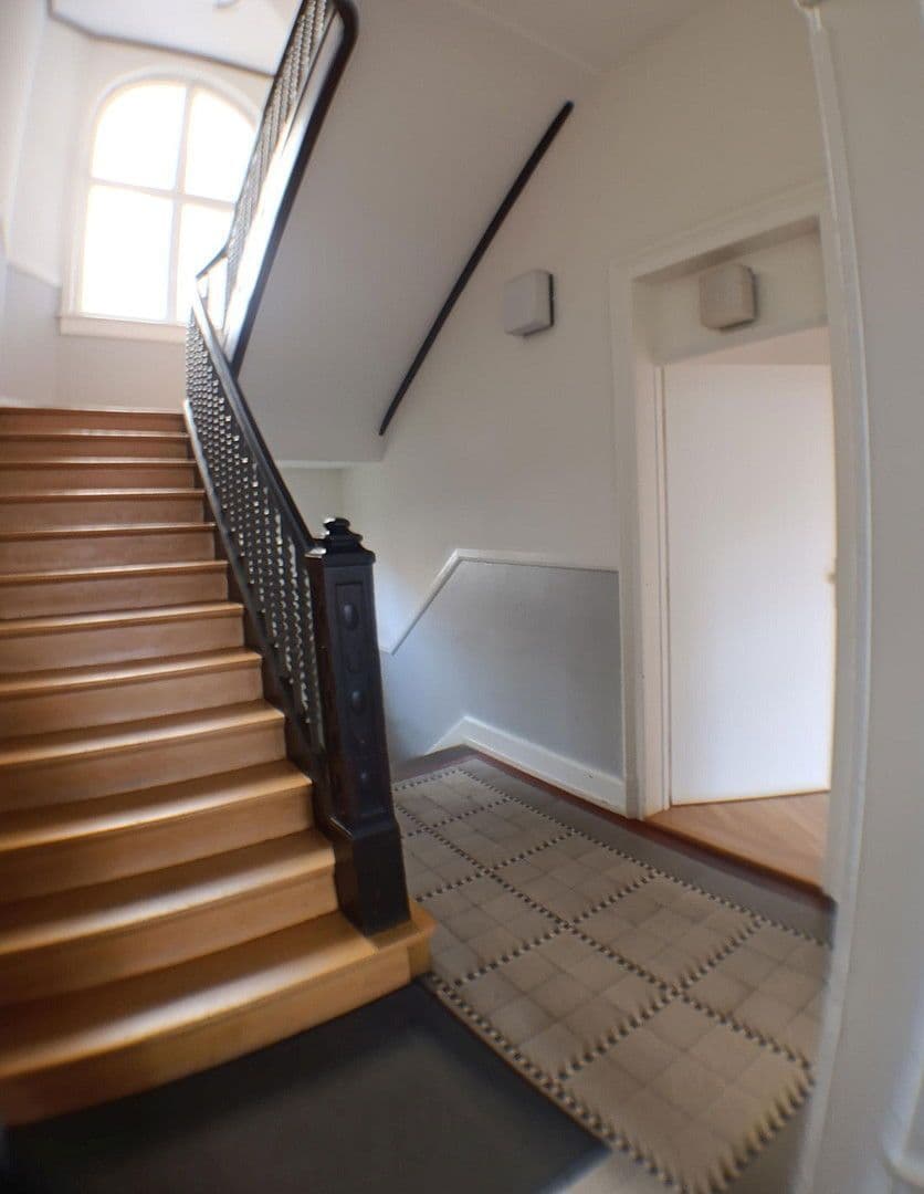 Prenájom bytu 2-izbový 81 m², Frankfurt am Main, Hesensko Prenájom bytu 2-izbový 81 m², Frankfurt am Main, Hesensko