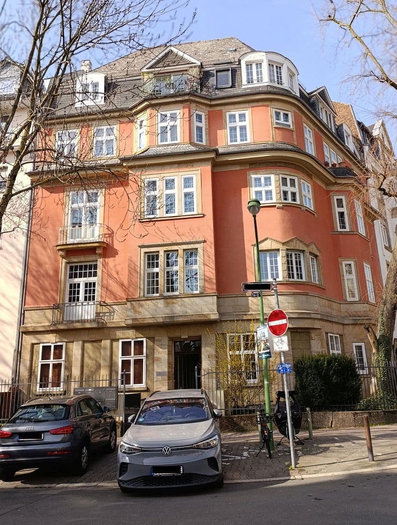 Prenájom bytu 2-izbový 81 m², Frankfurt am Main, Hesensko Prenájom bytu 2-izbový 81 m², Frankfurt am Main, Hesensko